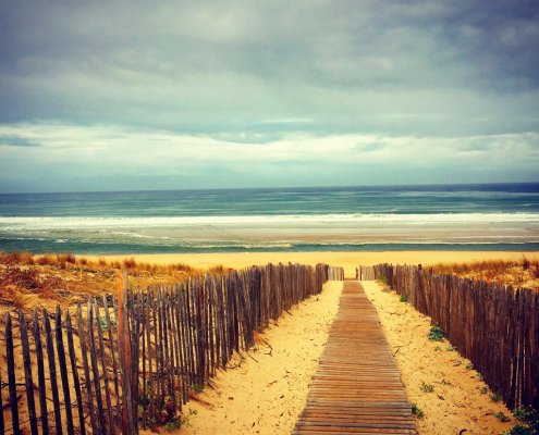 Steg zum Strand vom Stellplatz Mimizan Plage