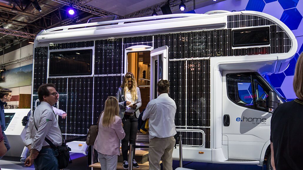 ★ Meine 8 Highlights vom Caravan Salon 2017 ★ 3 zeigt eine Studio einen Elektro Wohnmobils